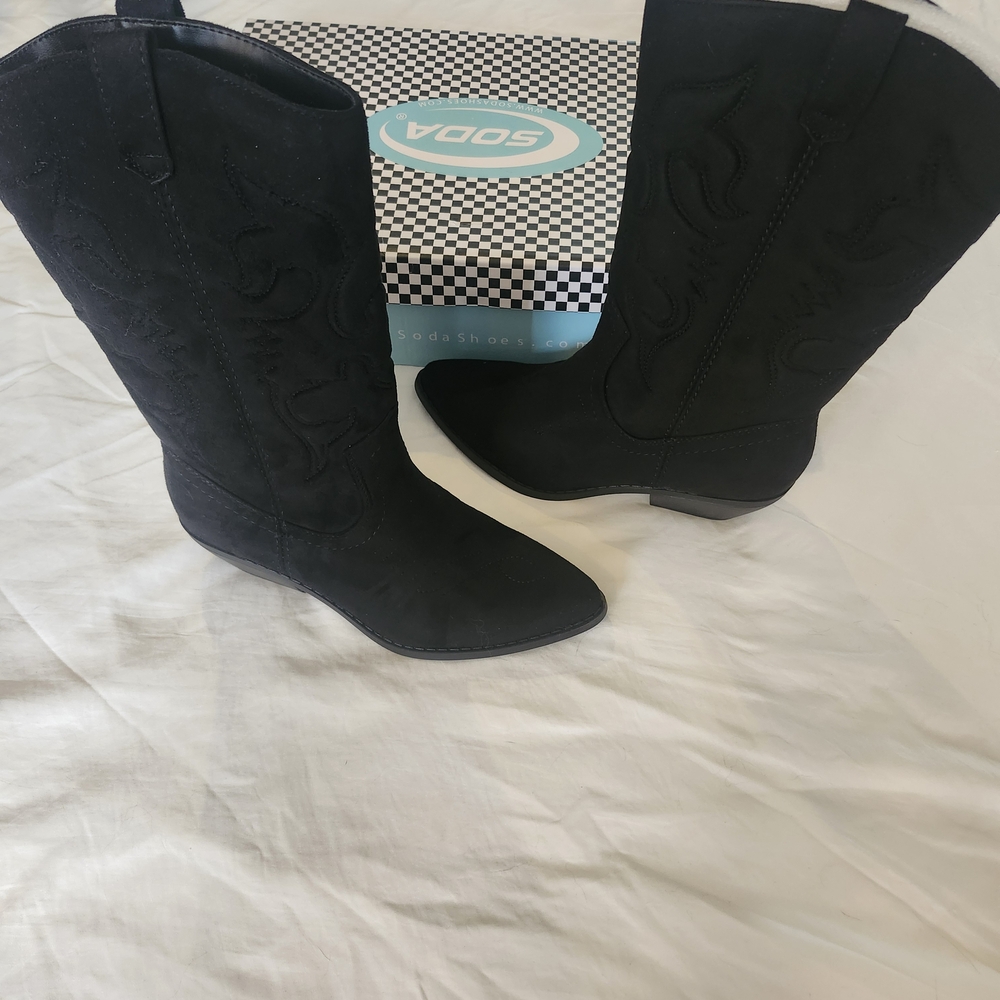 Soda Women's Black Western Boots